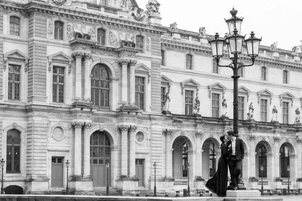 Paris photoshoot ideas at the Louvre
