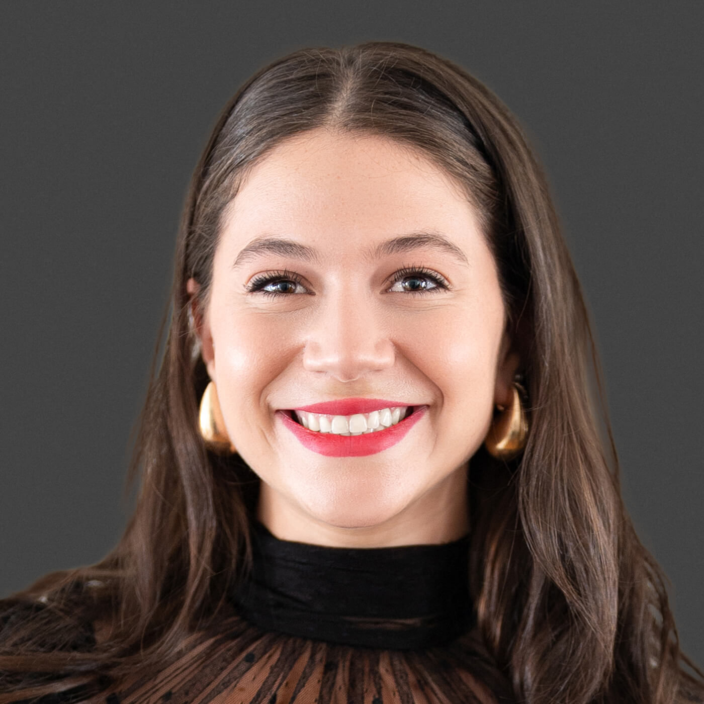Eden, highly experienced Paris proposal planner with unlimited energy and a can-do attitude, fluent in English and French.